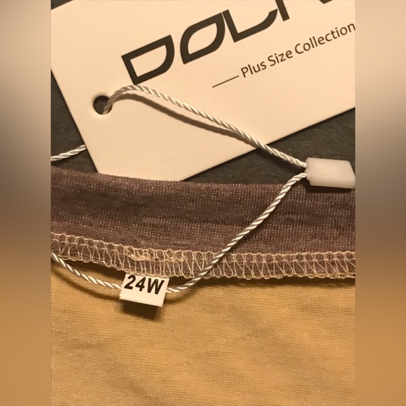 NWT DOLNINE Plus Size Long Sleeve Tunic - Picture 3 of 7
